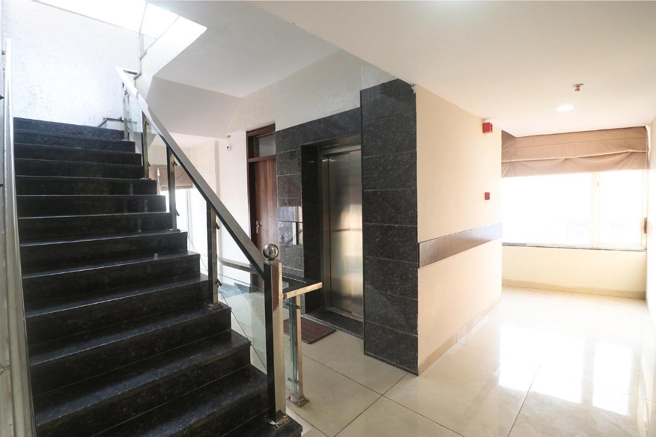 Fabhotel Mid Town Grand Панчкула Экстерьер фото